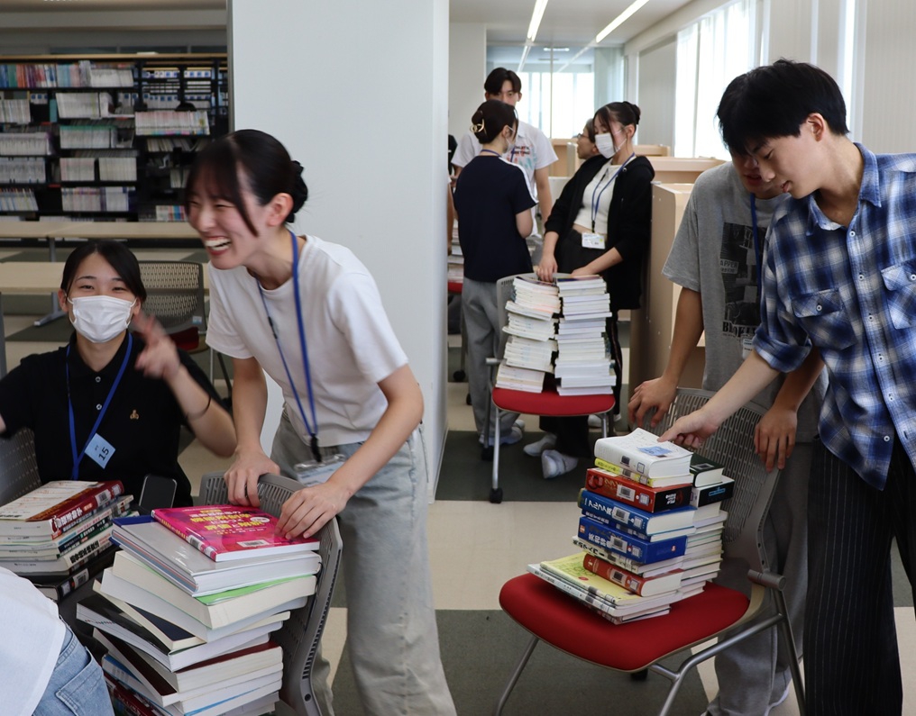 蔵書点検②.JPG
