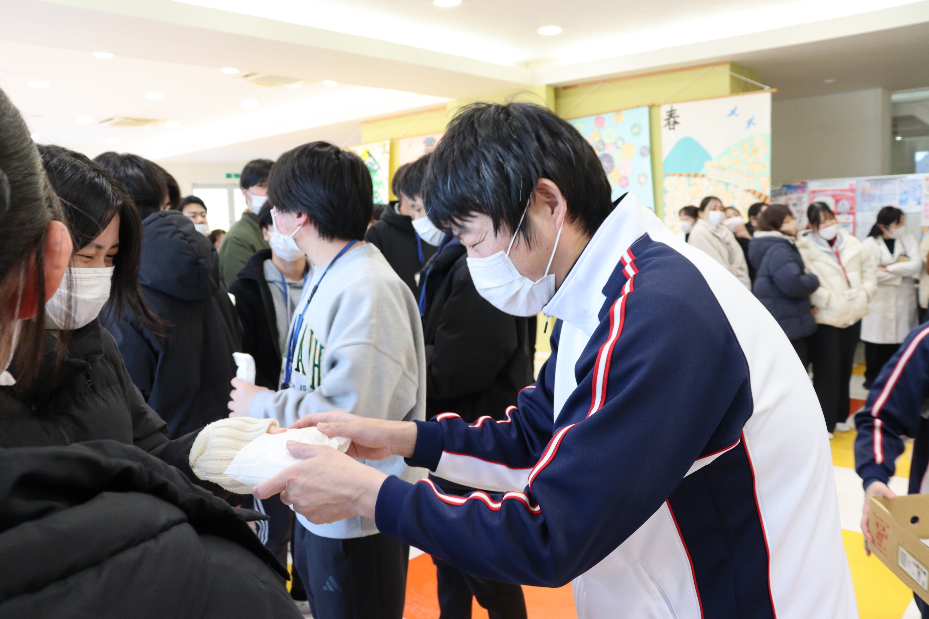 饅頭配布②.JPG