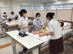 07604A47-131C-41B2-A229-86D6F2EA1AA7