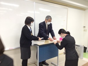 7CA913C1-BCAD-4309-9C2E-49D1E4A59D87