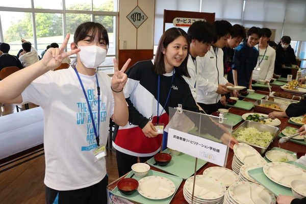 食事場面③