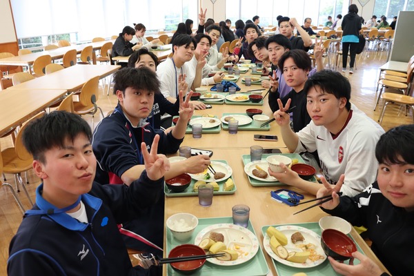 食事場面⑤