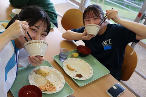 食事場面⑥