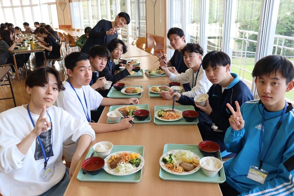 食事場面②