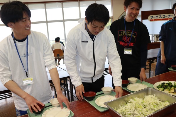 食事場面④